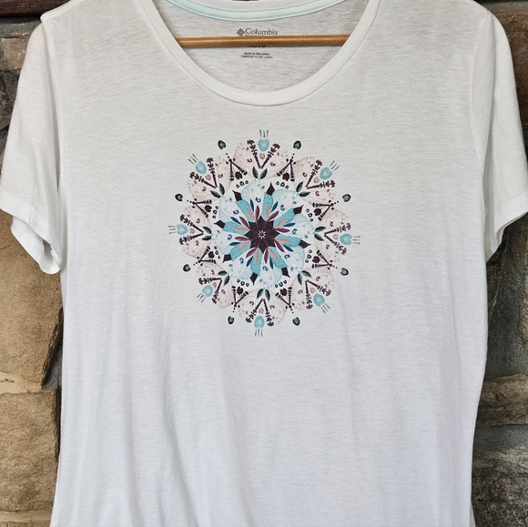 Womens COLUMBIA T Shirt White With Beautiful Design On The Front. Very Soft - Picture 1 of 6